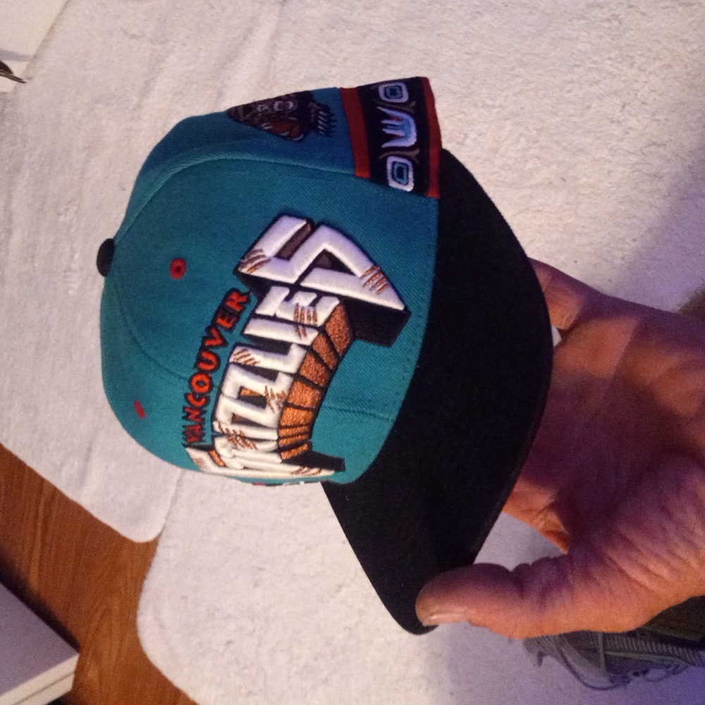 Hat - Picture 4 of 4